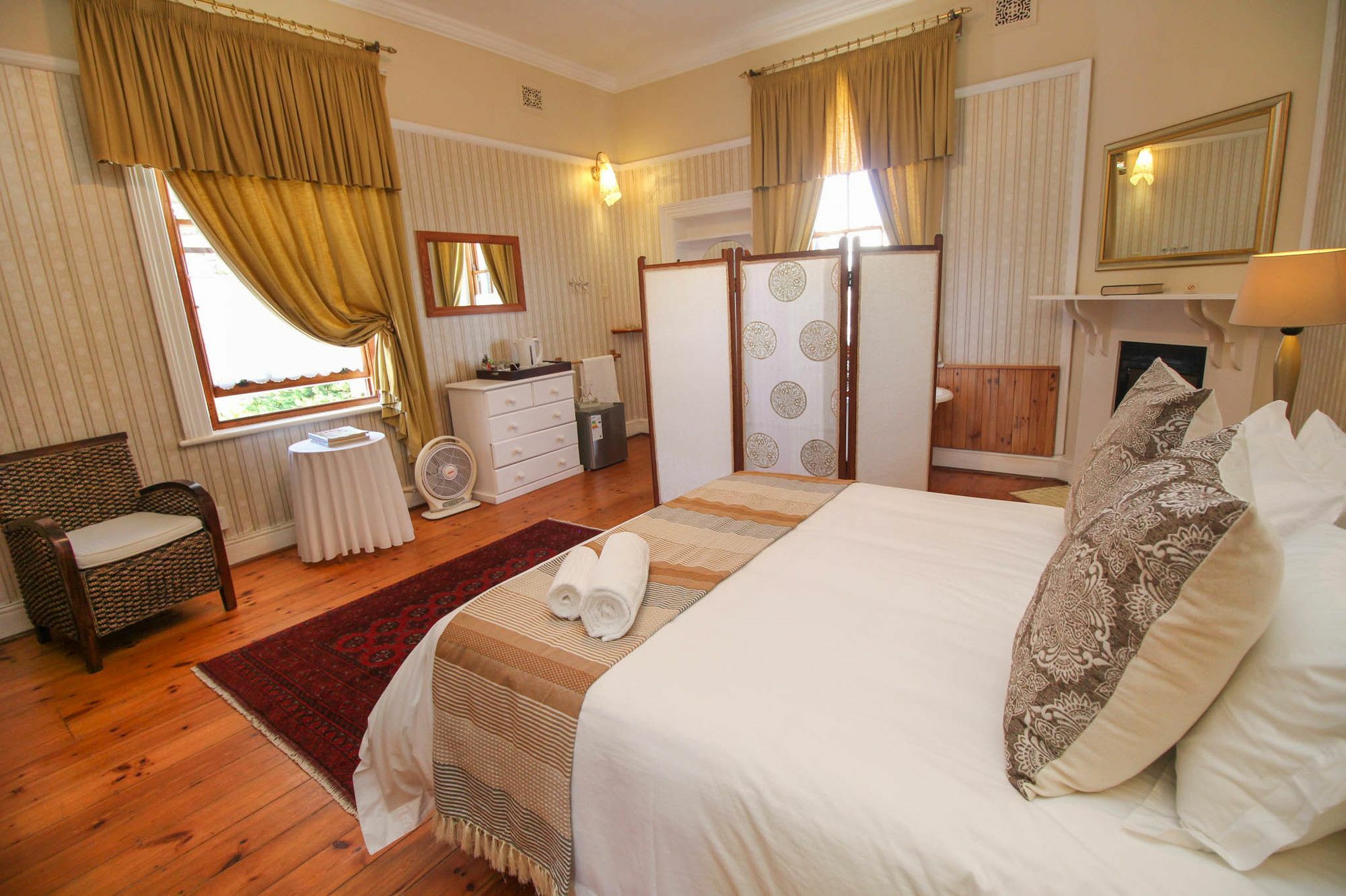 Airlies Historical Guest House มอนตากู ภายนอก รูปภาพ