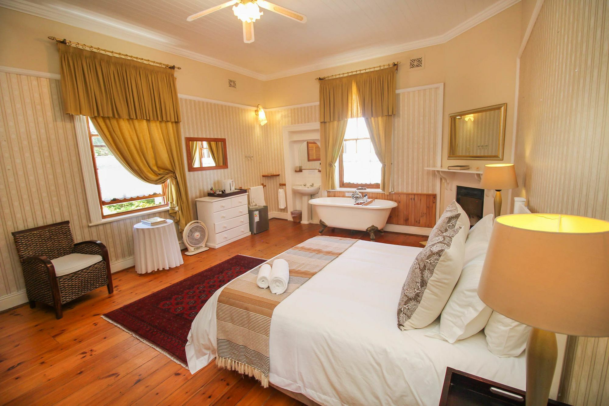 Airlies Historical Guest House มอนตากู ภายนอก รูปภาพ